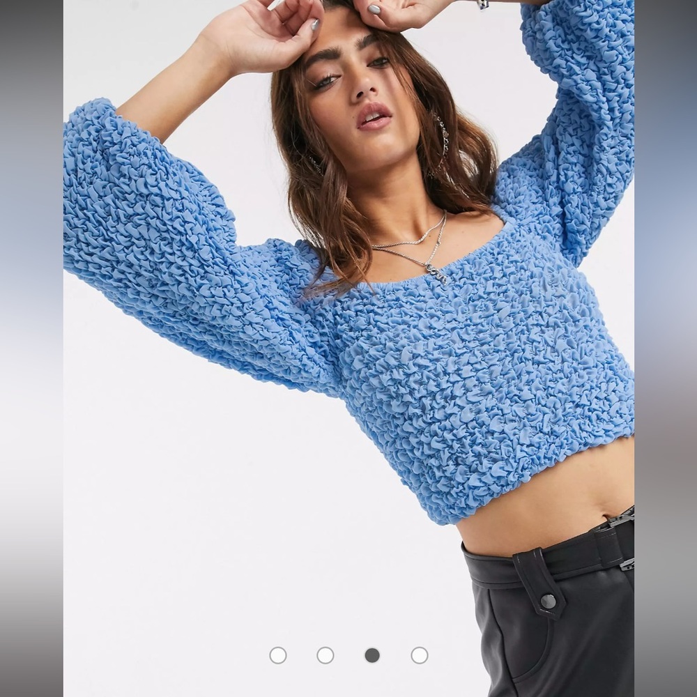 Blue textured bubble sleeved crop top